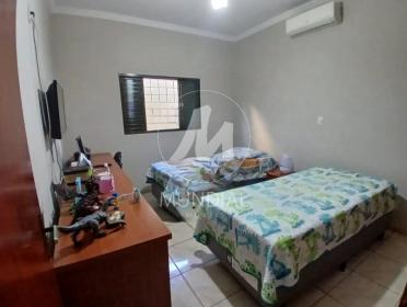 10 - Dormitorio