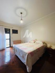 14 - Dormitorio
