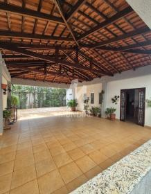 3 - Garagem/estacionamento