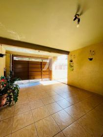 2 - Garagem/estacionamento