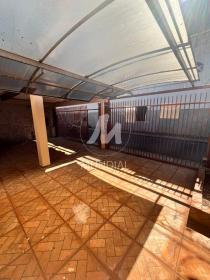 2 - Garagem/estacionamento
