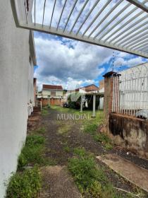 16 - Garagem/estacionamento