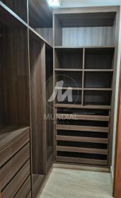 20 - Closet