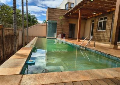 24 - Piscina