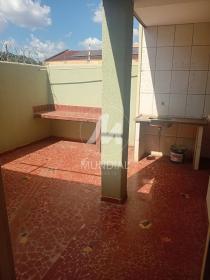 16 - Quintal/corredores