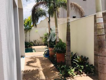 23 - Quintal/corredores