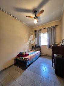 12 - Dormitorio