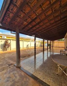 21 - Quintal/corredores
