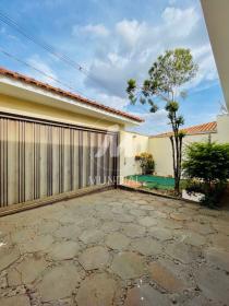 32 - Garagem/estacionamento
