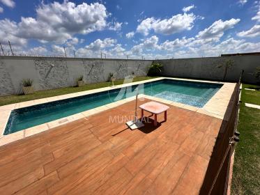 17 - Piscina