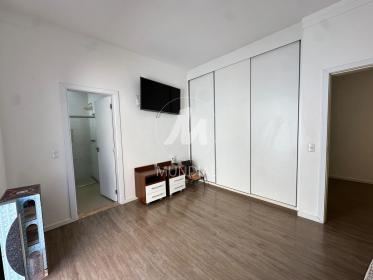 27 - Suite