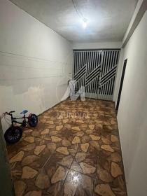 2 - Garagem/estacionamento