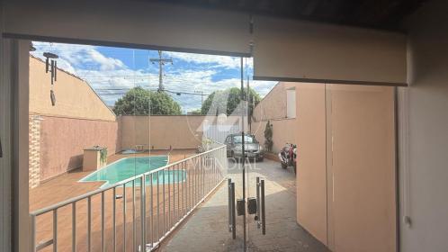 2 - Garagem/estacionamento