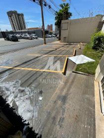 2 - Garagem/estacionamento