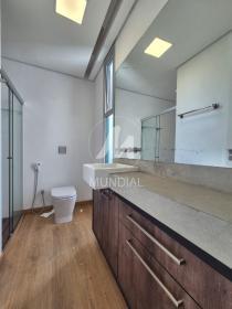 25 - Suite