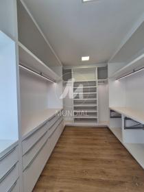37 - Closet