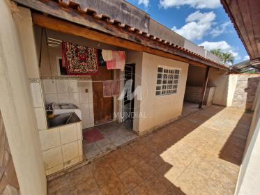 11 - Quintal/corredores