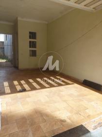 2 - Garagem/estacionamento