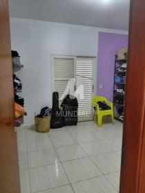 6 - Dormitorio