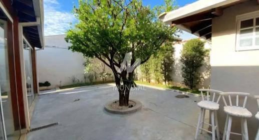 13 - Quintal/corredores