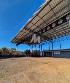 2 - Garagem/estacionamento
