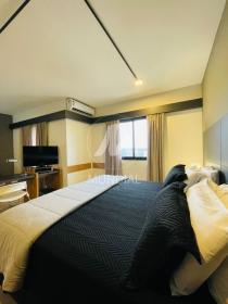 6 - Suite