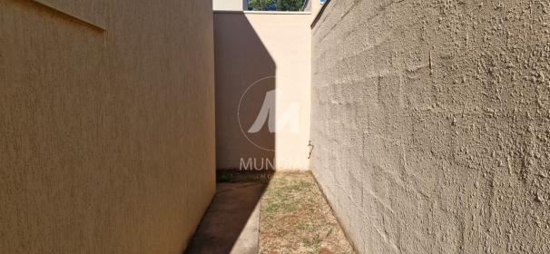 17 - Quintal/corredores