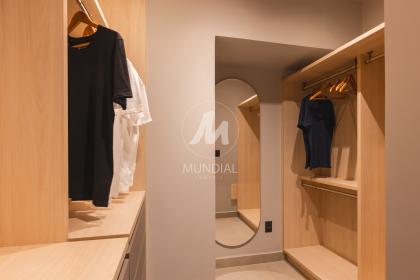 15 - Closet