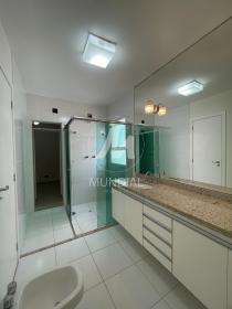 32 - Suite