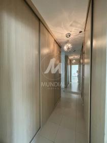 35 - Closet
