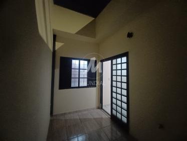 17 - Quintal/corredores