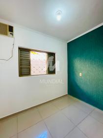 18 - Dormitorio