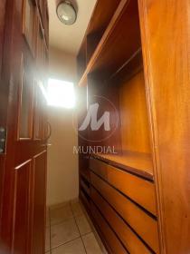 20 - Closet