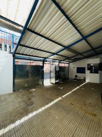 1 - Garagem/estacionamento
