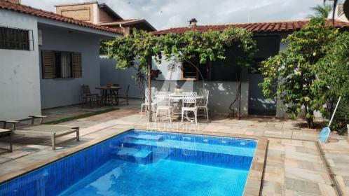4 - Piscina