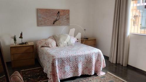 12 - Dormitorio