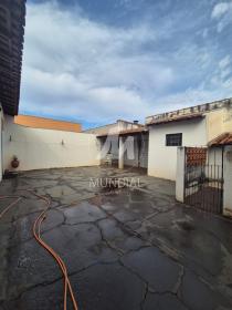 14 - Quintal/corredores