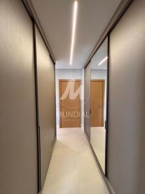 27 - Closet