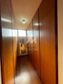 20 - Closet
