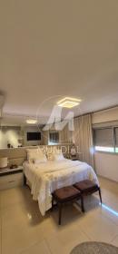 23 - Suite