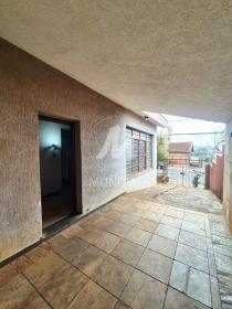 1 - Garagem/estacionamento