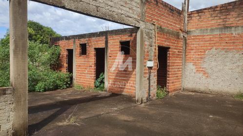 4 - Terreno/Lote