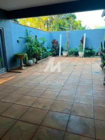 1 - Garagem/estacionamento