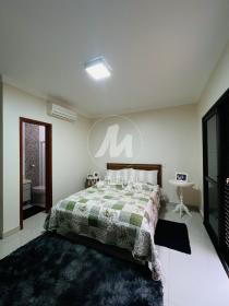 18 - Suite