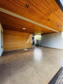 3 - Garagem/estacionamento