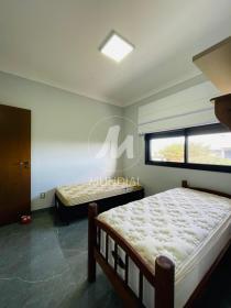 32 - Suite