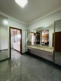 36 - Suite