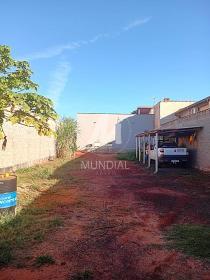 35 - Quintal/corredores