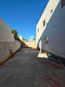 20 - Garagem/estacionamento