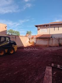 22 - Garagem/estacionamento
